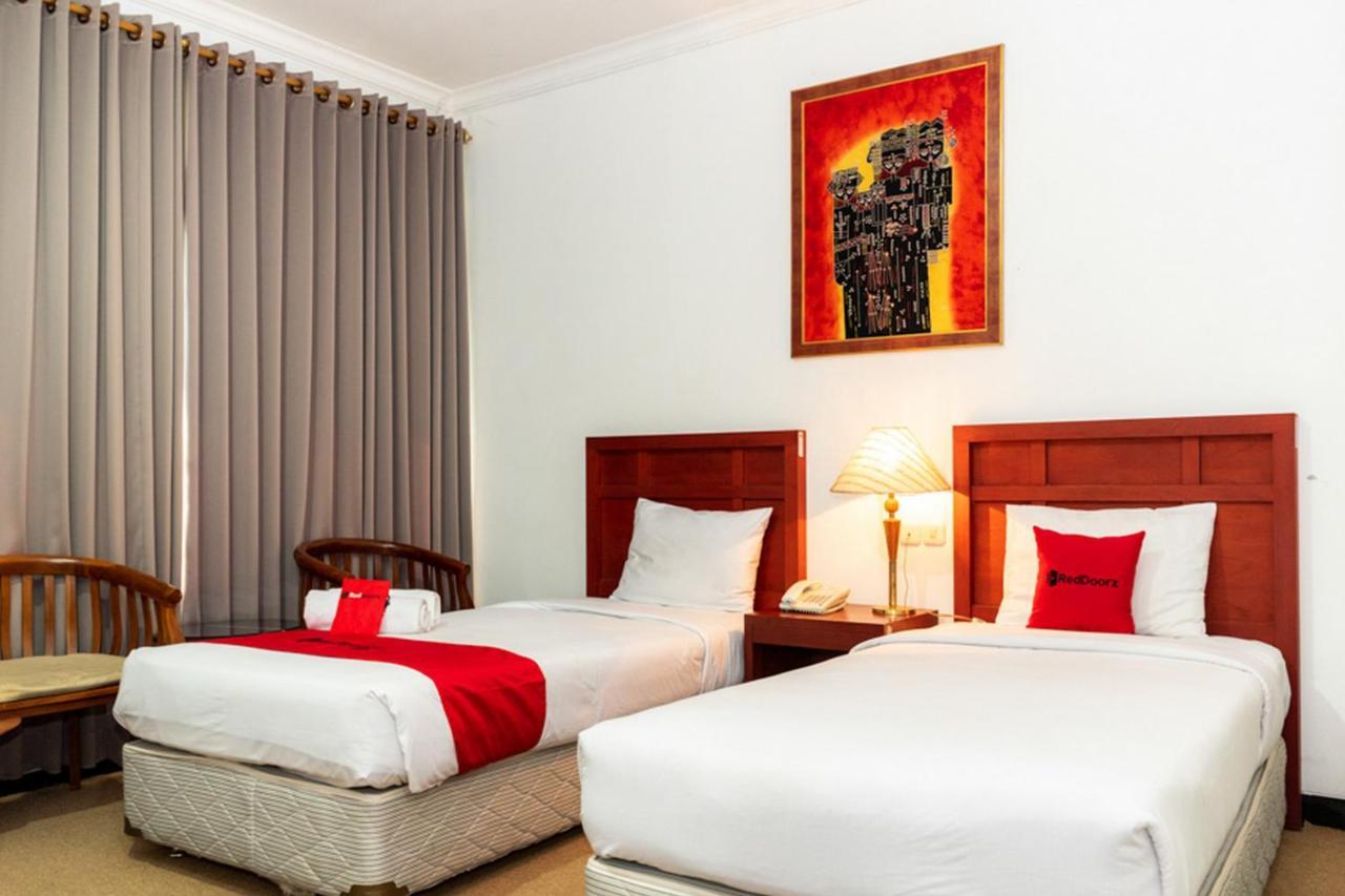 Reddoorz Plus Syariah Near Java Supermall Semarang 2 Exterior photo